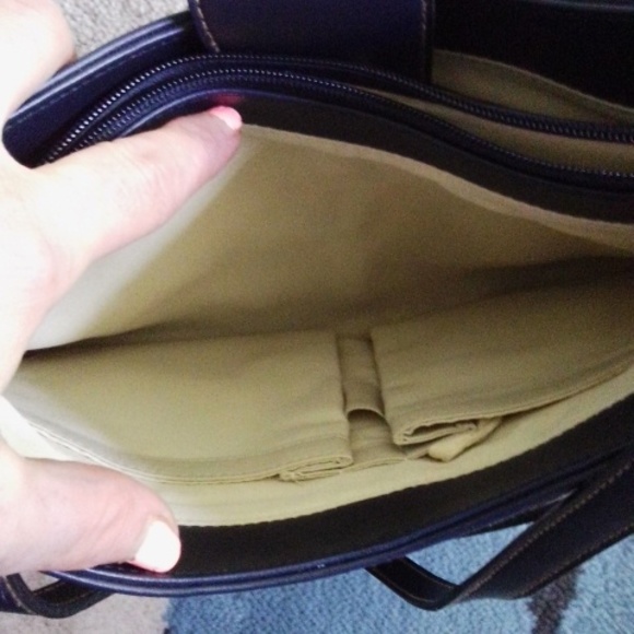 Authentic CarryLand Bag Size Medium Navy Blue - Picture 10 of 16